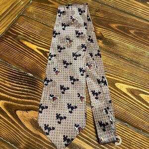 Mickey Mouse Lloyd’s Walt Disney Company Mens Tie 100% Silk